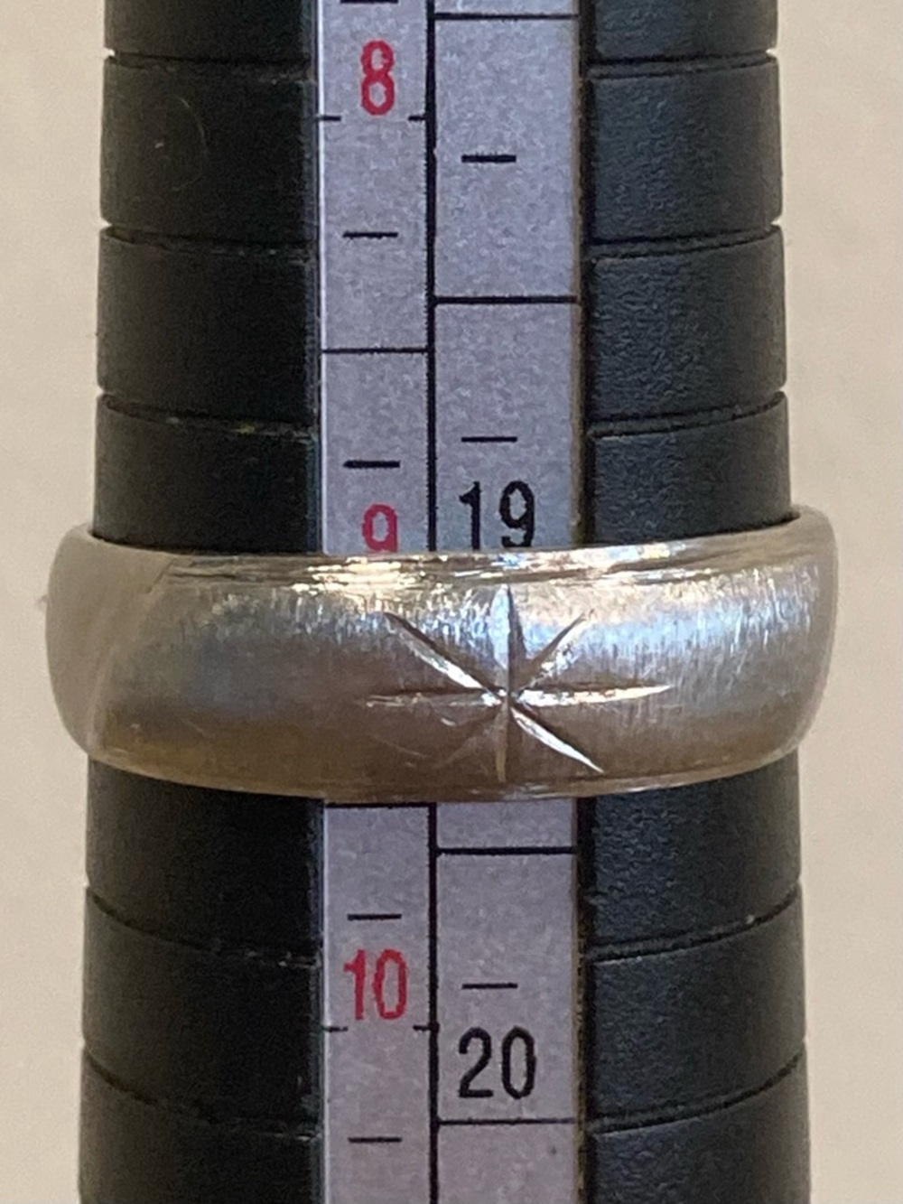 Silver Tone Star-Engraved Band Ring Size 9.5 - Picture 9 of 12